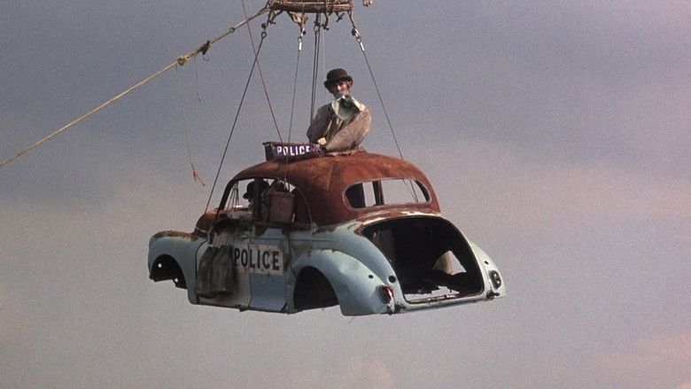 The bed-sitting room : Foto