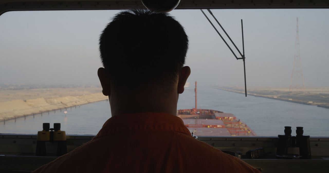 Dead Slow Ahead : Foto