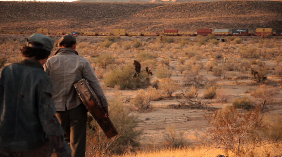 Brown Bag Diaries: Ridin' the Blinds in B Minor : Foto