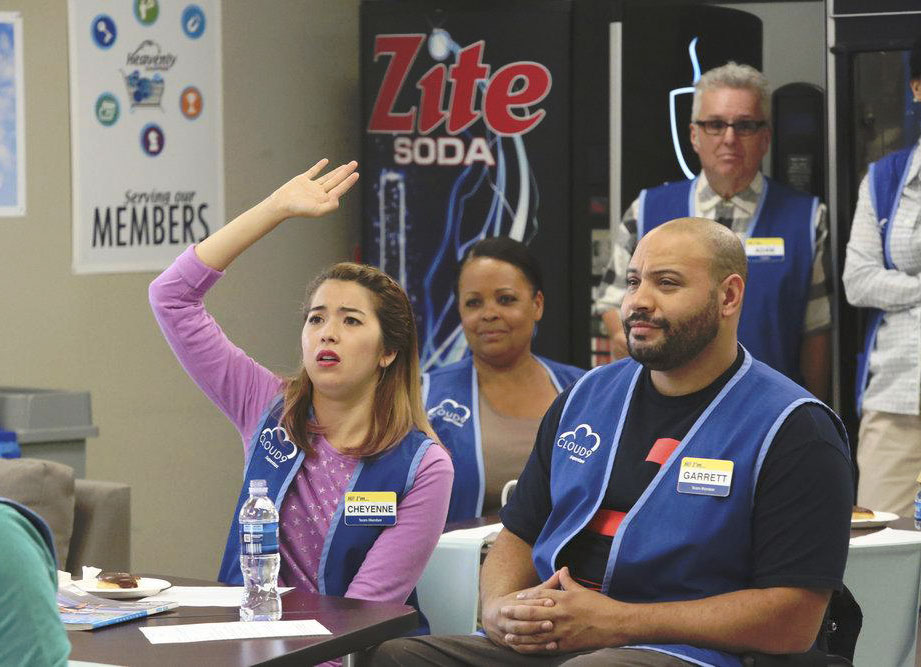 Superstore : Foto Nichole Bloom, Colton Dunn