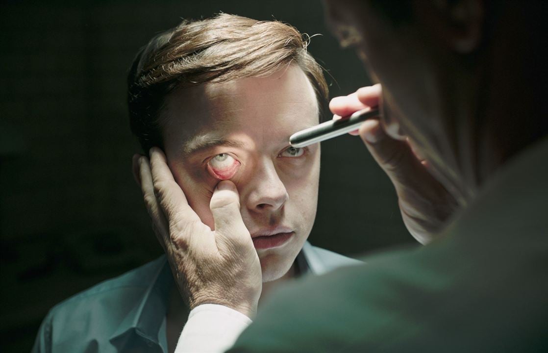 La cura del bienestar : Foto Dane DeHaan