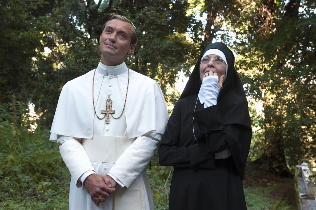 The Young Pope : Foto Jude Law, Diane Keaton
