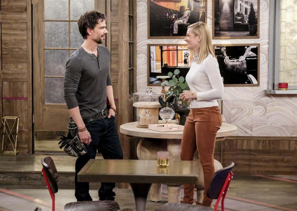 Dos chicas sin blanca : Foto Christopher Gorham, Beth Behrs