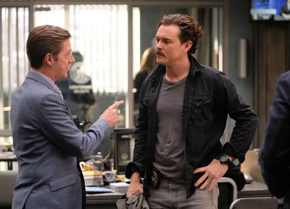 Arma Letal : Foto Kevin Rahm, Clayne Crawford