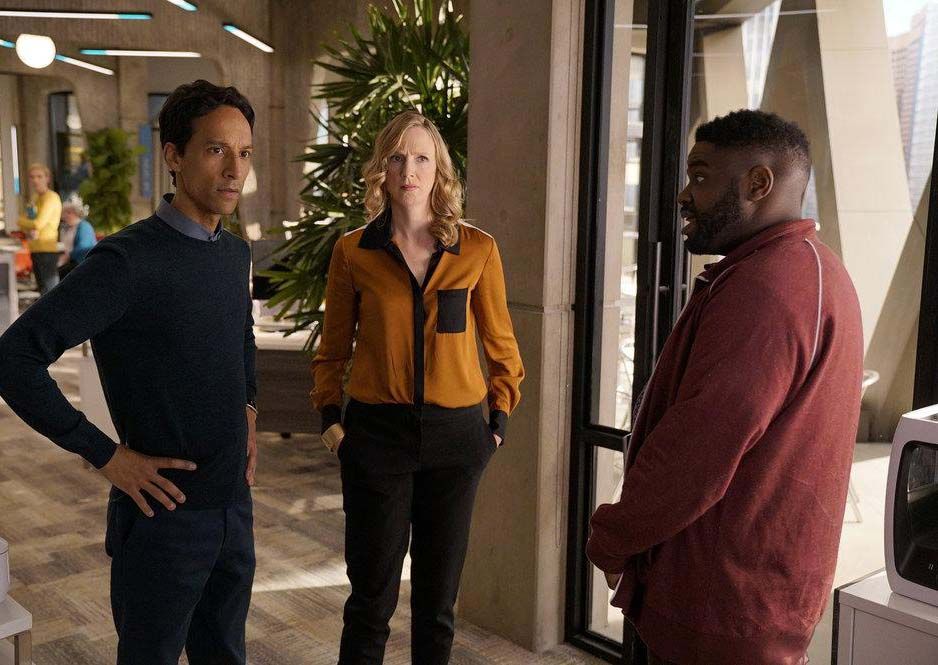 Powerless : Foto Christina Kirk, Ron Funches, Danny Pudi