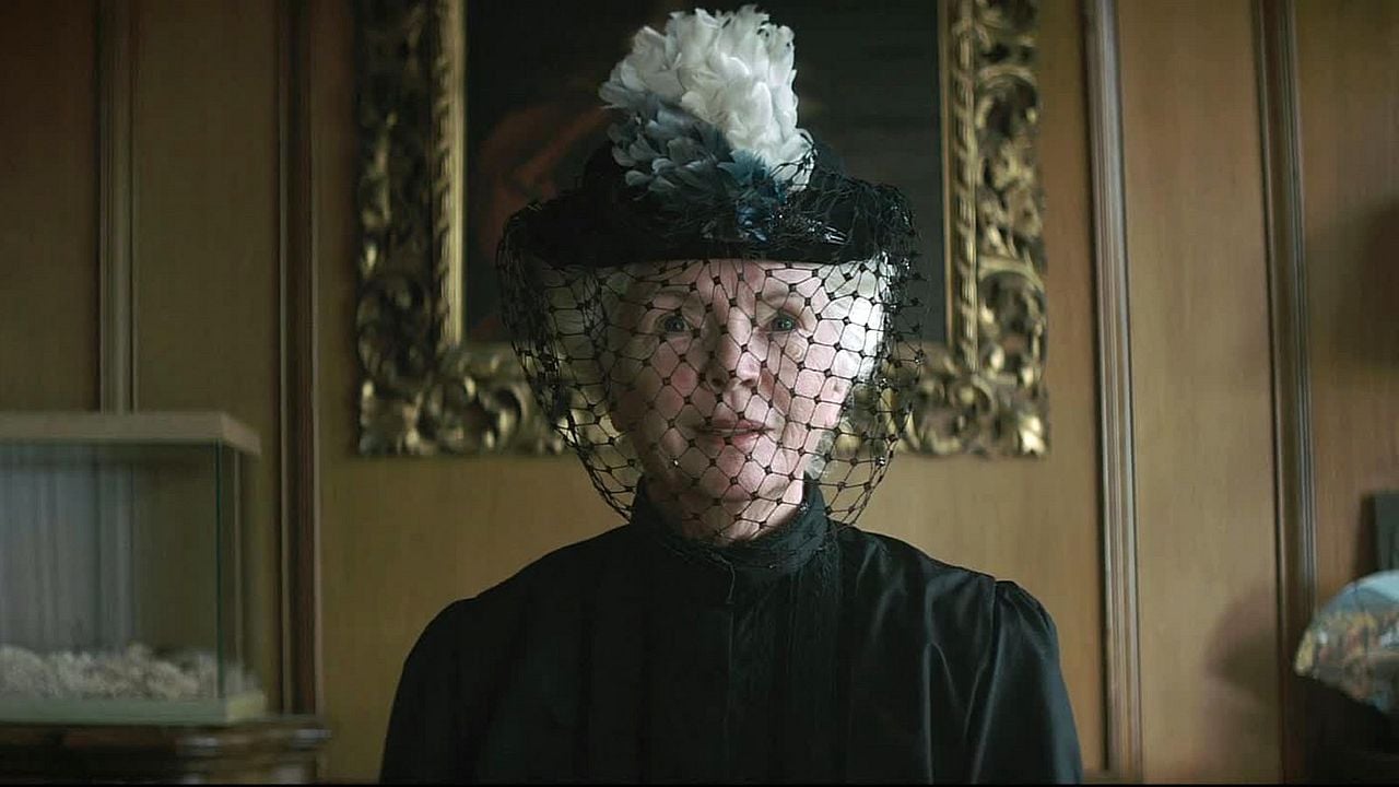 Trash Fire : Foto Fionnula Flanagan