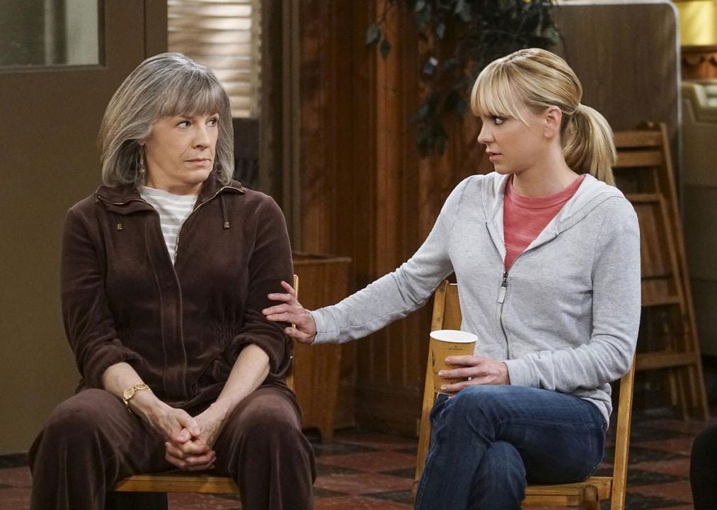 Mom : Foto Anna Faris, Mimi Kennedy