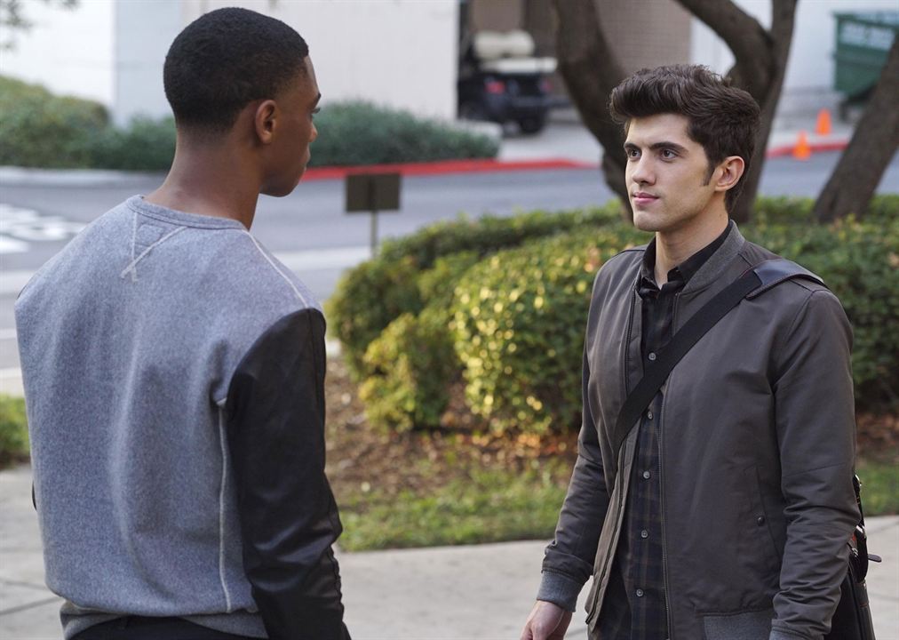 Famous In Love : Foto Carter Jenkins, Keith Powers