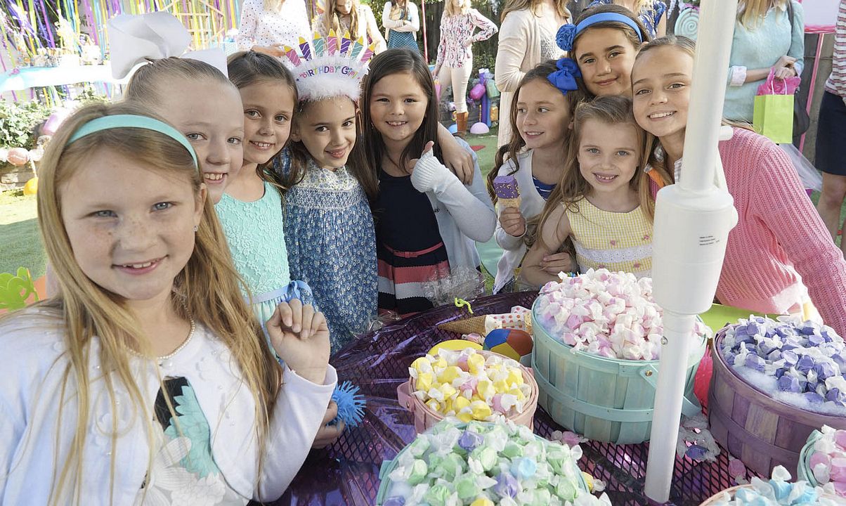 American Housewife (2016) : Foto Julia Butters