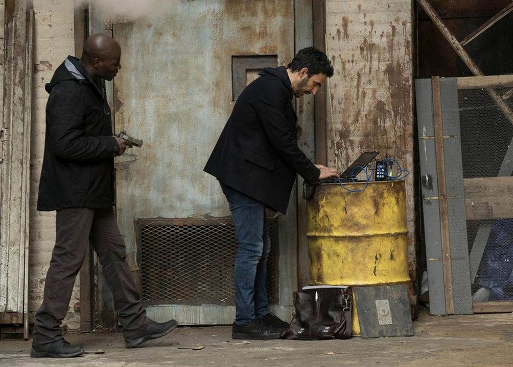 The Blacklist : Foto Hisham Tawfiq, Amir Arison