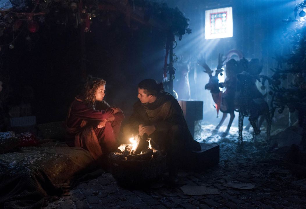 Into the Badlands : Foto Eve Connolly, Aramis Knight