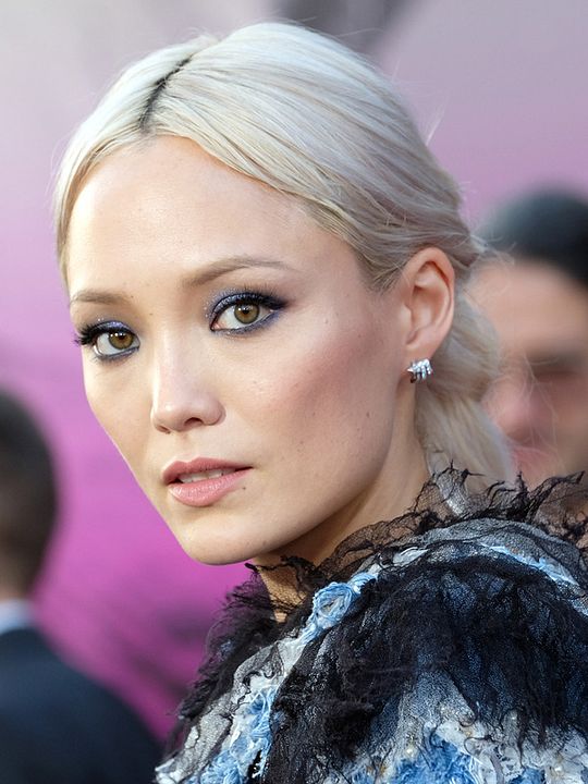 Cartel Pom Klementieff