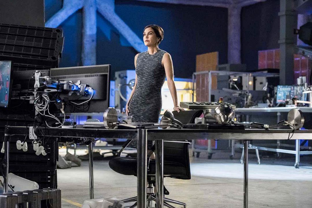 Supergirl : Cartel Teri Hatcher