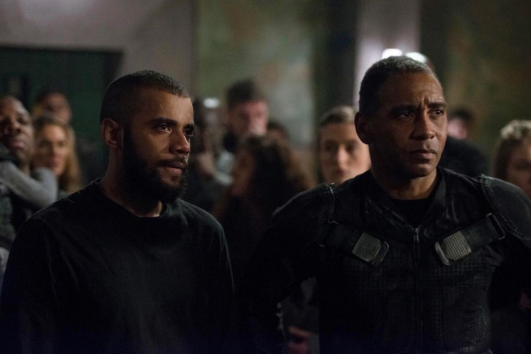 Los 100 : Cartel Jarod Joseph, Chris Shields