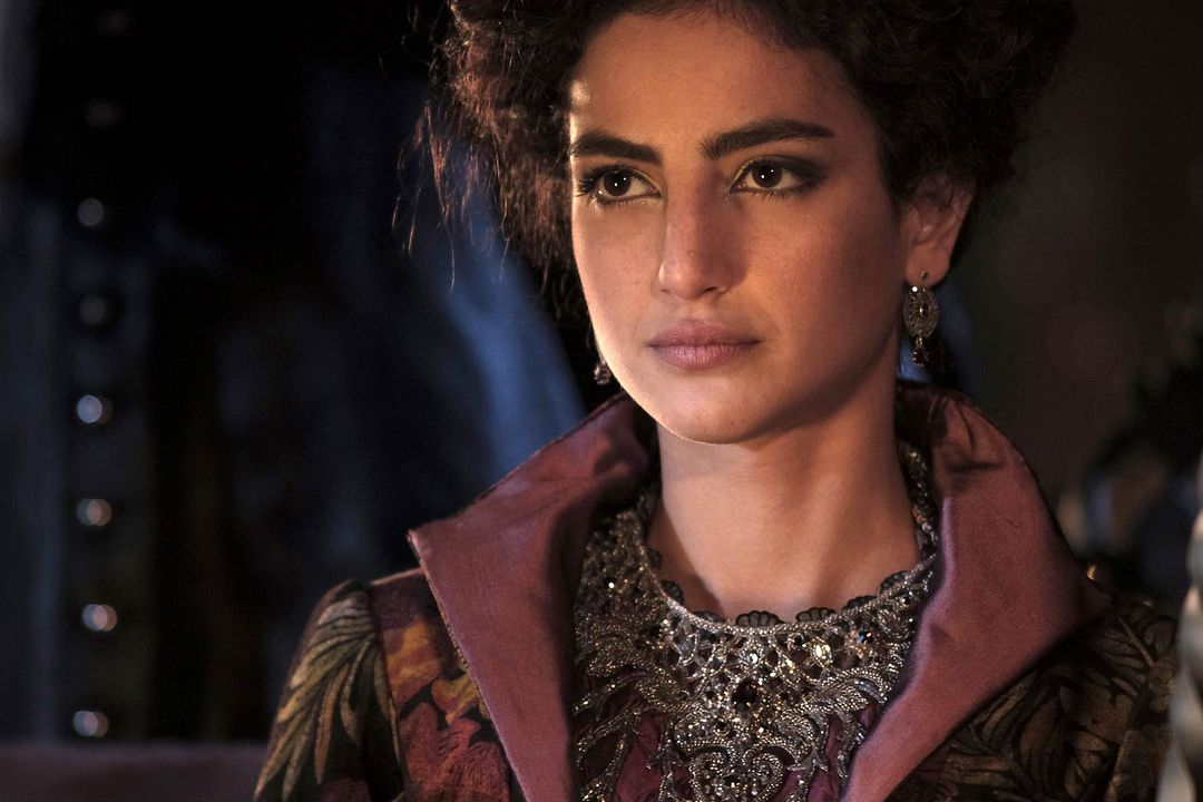 Still Star-Crossed : Foto Medalion Rahimi