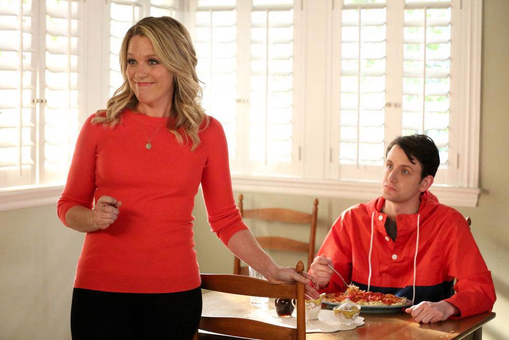 Playing House : Foto Jessica St. Clair, Zach Woods