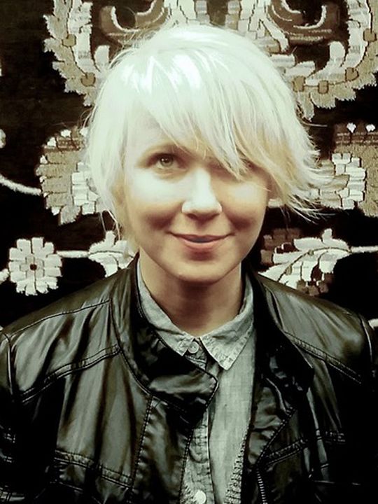 Cartel Roxanne Benjamin