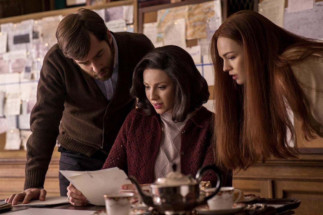 Foto Caitriona Balfe, Richard Rankin, Sophie Skelton