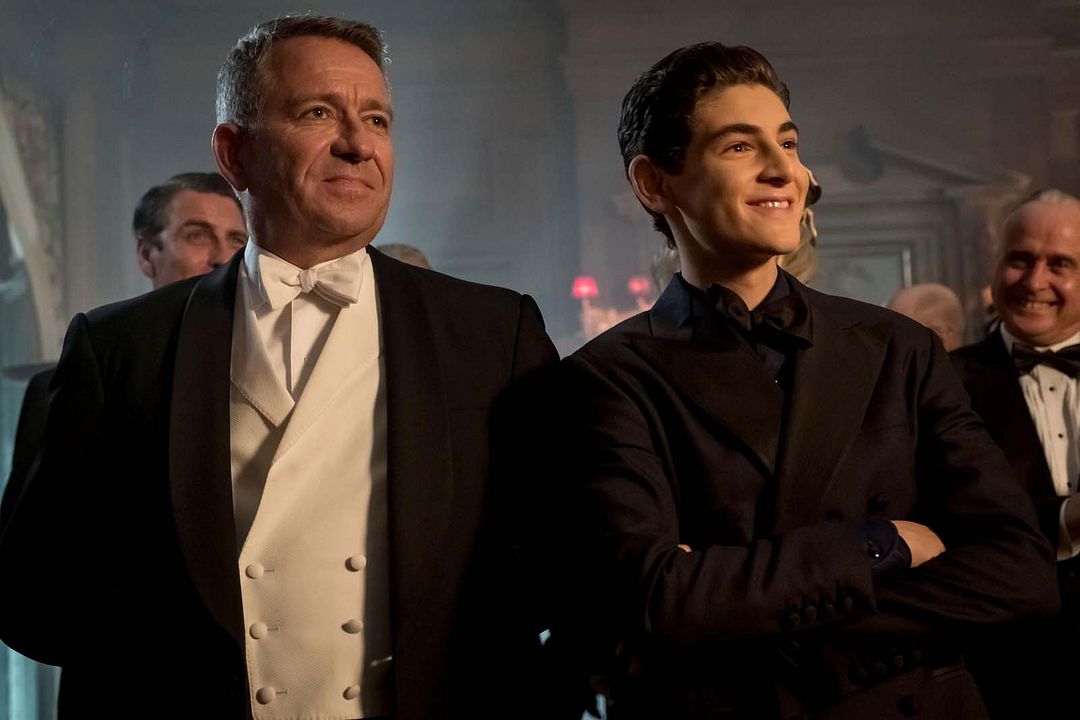 Gotham (2014) : Foto David Mazouz, Sean Pertwee