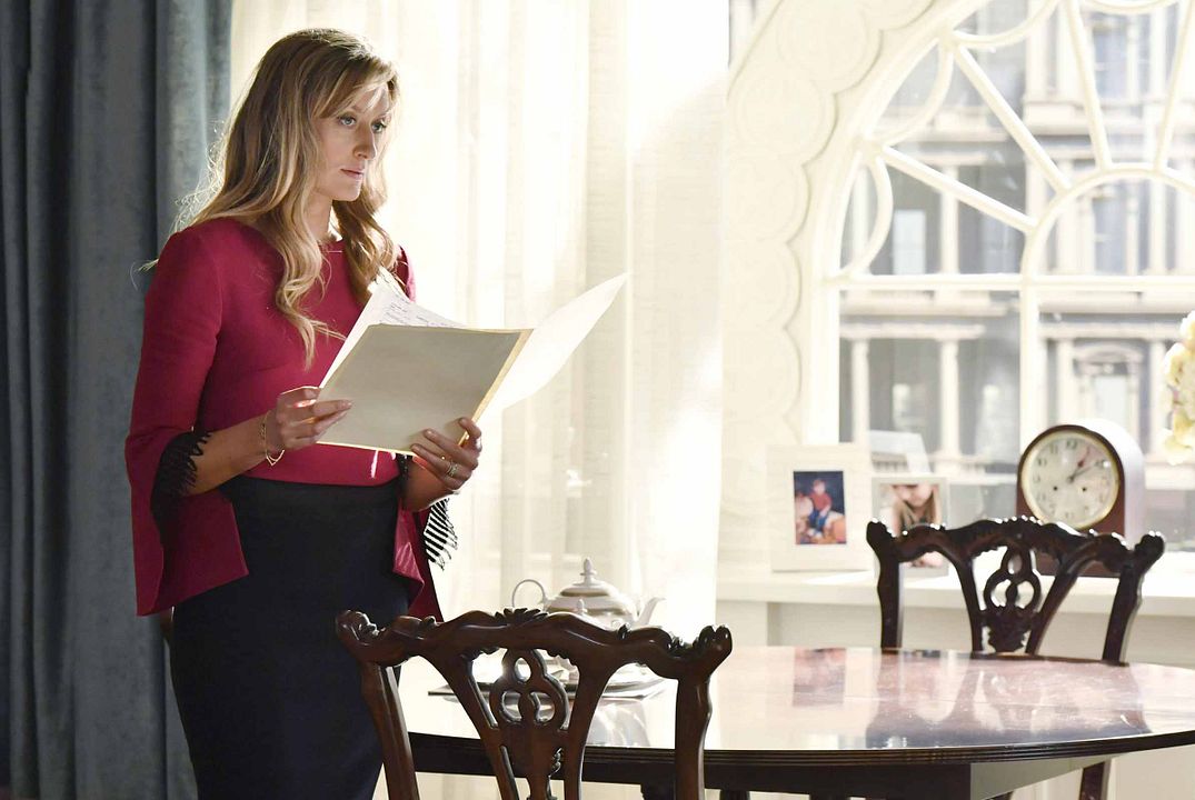 Sucesor designado : Foto Natascha McElhone