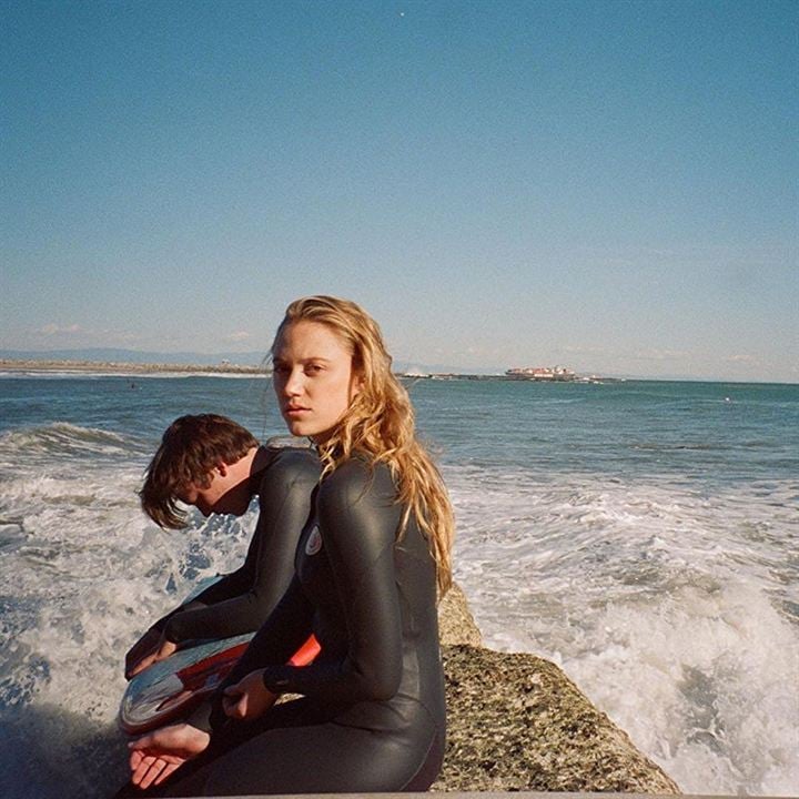 Foto Maika Monroe, Thomas Cocquerel