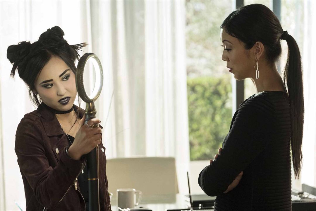 Marvel's Runaways : Foto Lyrica Okano, Brittany Ishibashi