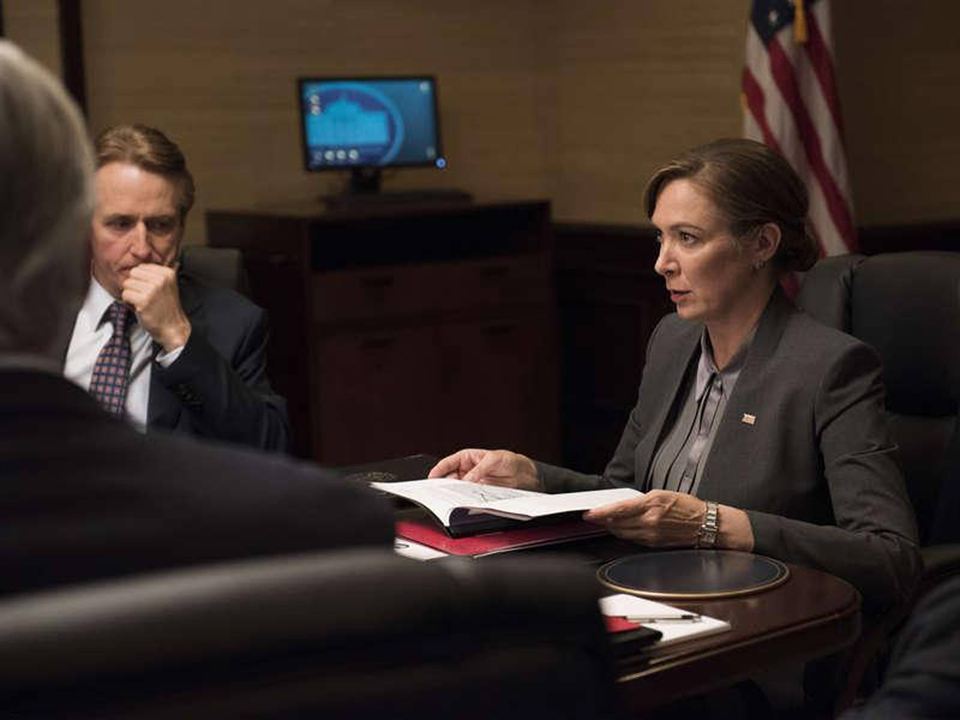 Homeland : Foto Elizabeth Marvel, Linus Roache