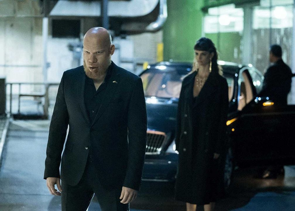 Black Lightning : Foto Marvin "Krondon" Jones III, Charlbi Dean Kriek