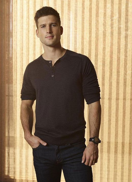 Foto Parker Young