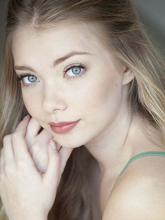 Cartel Emilia McCarthy