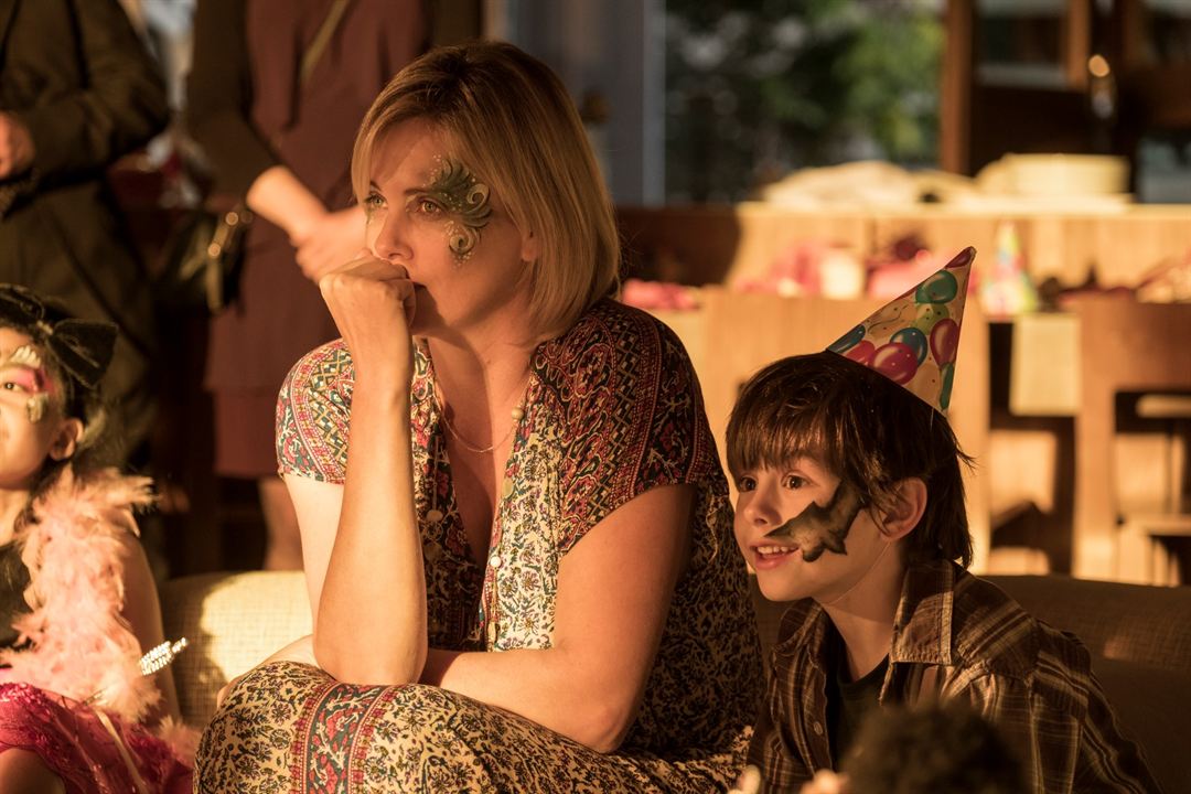 Tully : Foto Charlize Theron, Asher Miles Fallica