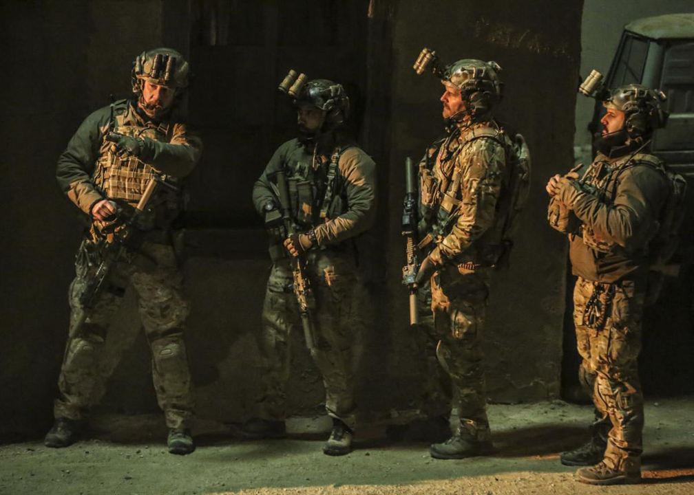 SEAL Team : Foto Neil Brown Jr., A.J. Buckley, David Boreanaz