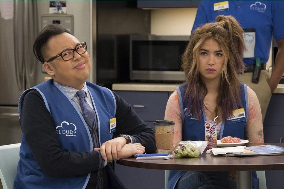 Superstore : Foto Nico Santos, Nichole Bloom