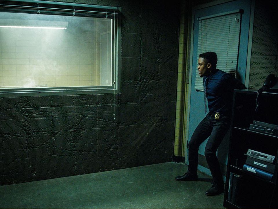 Elementary : Foto Jon Michael Hill