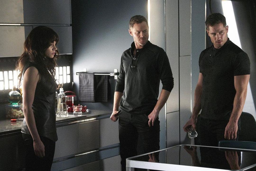 Killjoys : Foto Hannah John-Kamen, Luke MacFarlane, Aaron Ashmore