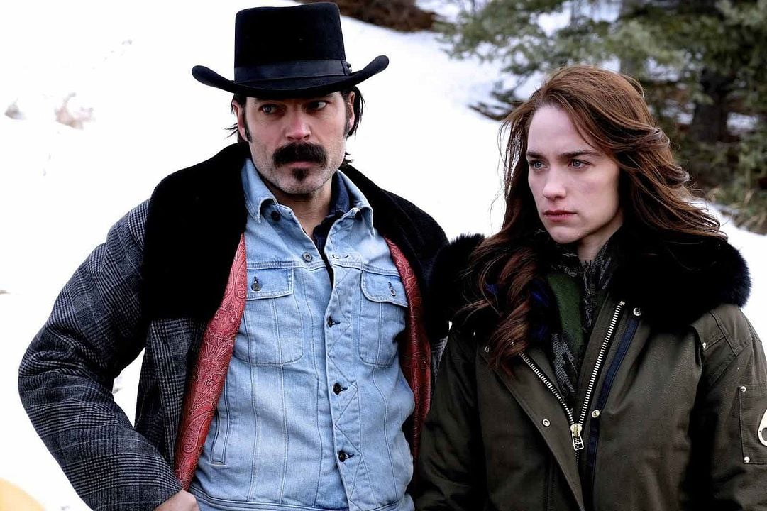 Wynonna Earp : Foto Melanie Scrofano, Tim Rozon