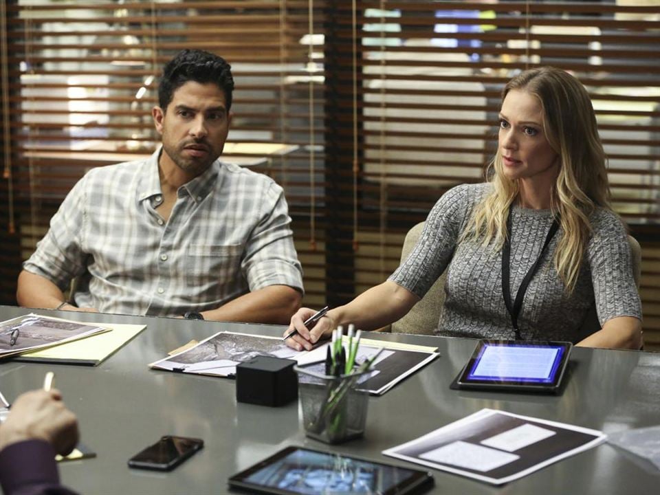 Mentes criminales : Foto A.J. Cook, Adam Rodriguez