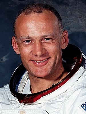 Cartel Buzz Aldrin