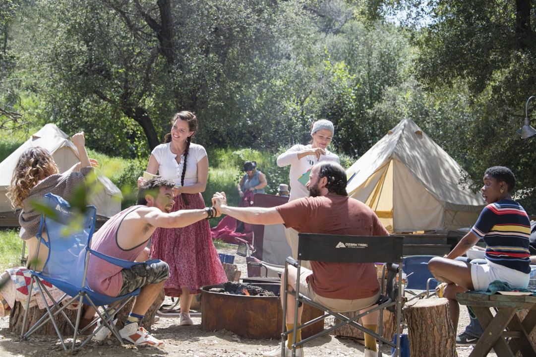 Camping (2018) : Foto Brett Gelman, Janicza Bravo, Arturo Del Puerto, Jennifer Garner, Juliette Lewis