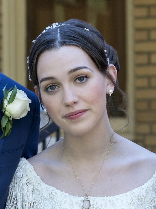 Cartel Victoria Pedretti