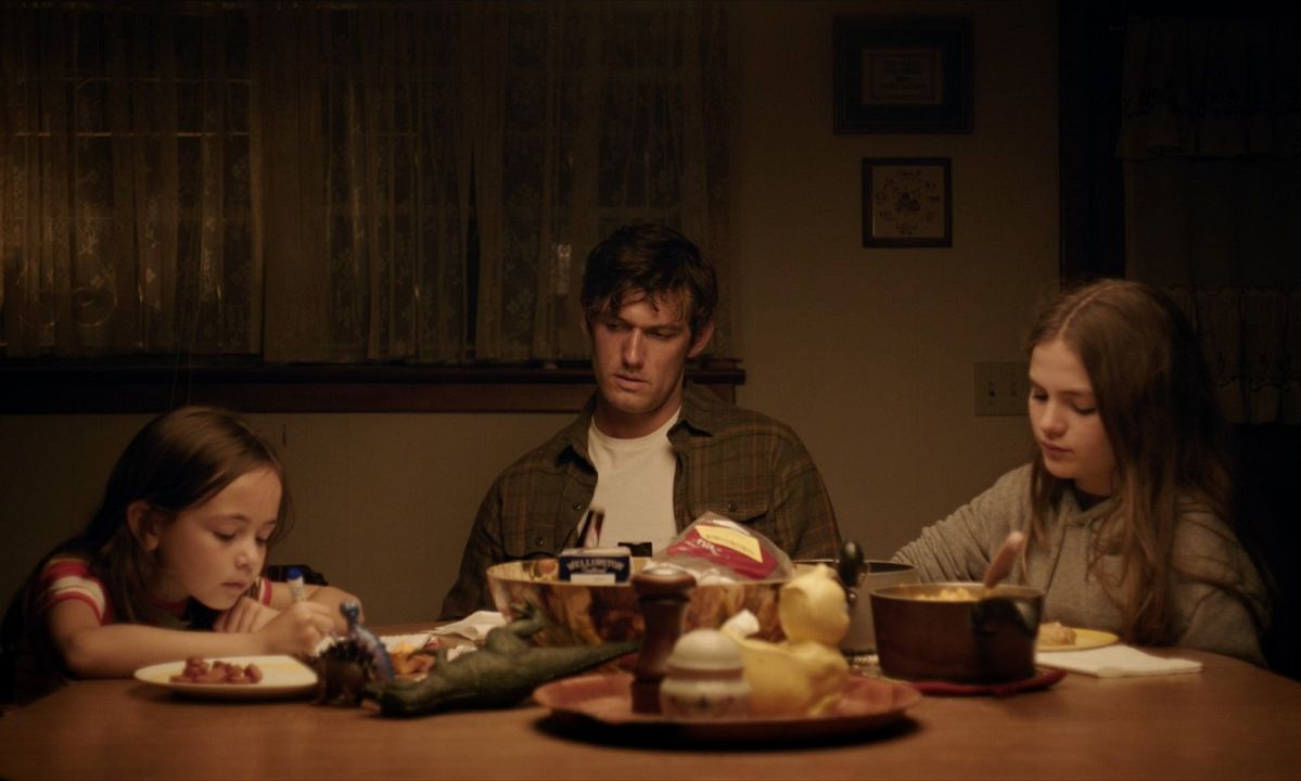 Back Roads : Foto Alex Pettyfer, Chiara Aurelia, Hala Finley