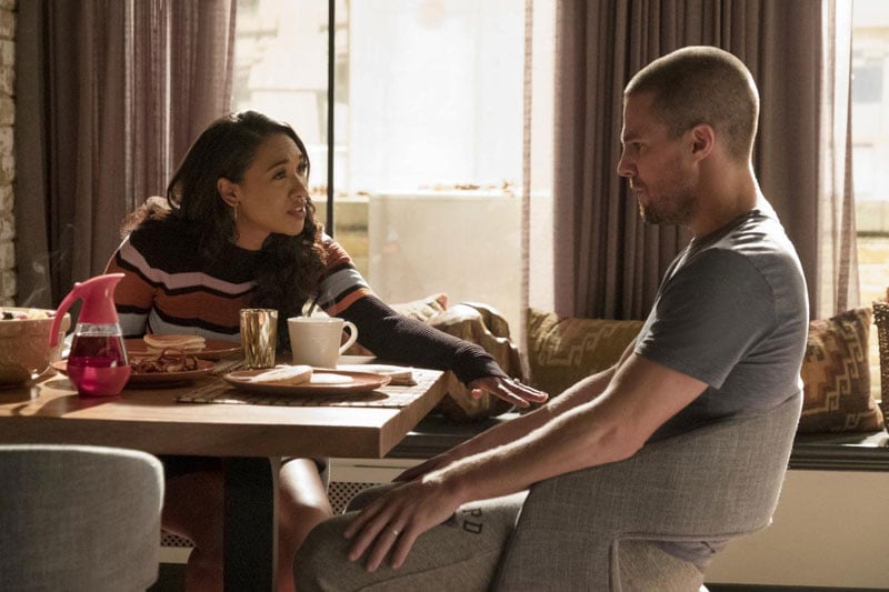 The Flash : Foto Stephen Amell, Candice Patton