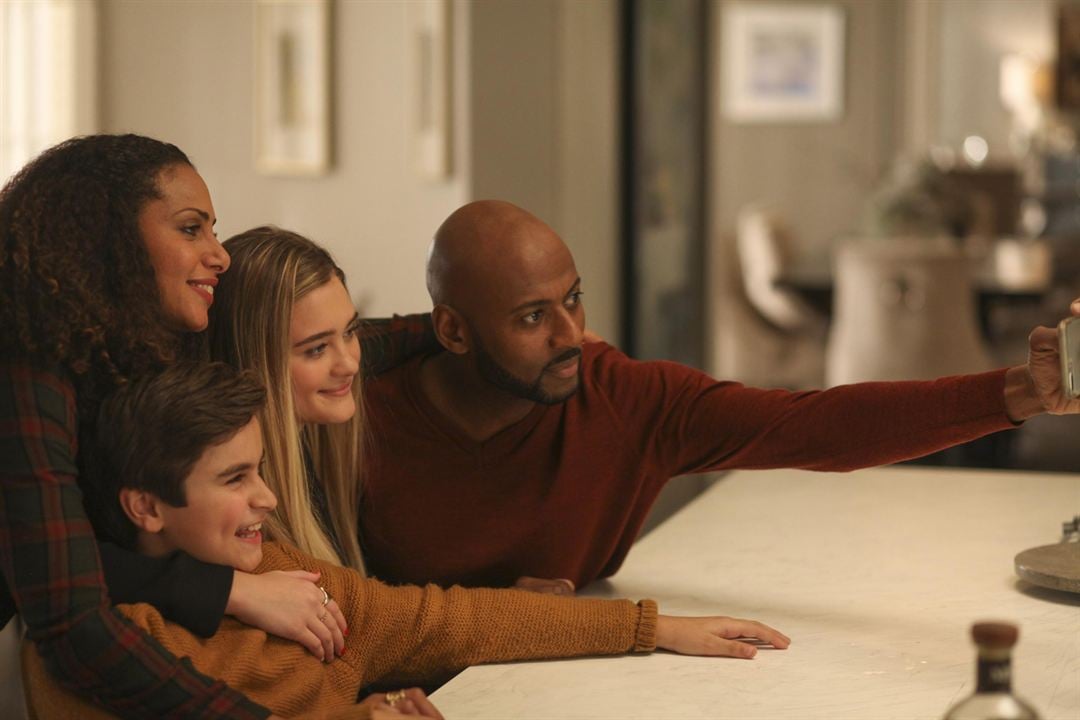 A Million Little Things : Foto Lizzy Greene, Christina Moses, Chance Hurstfield, Romany Malco