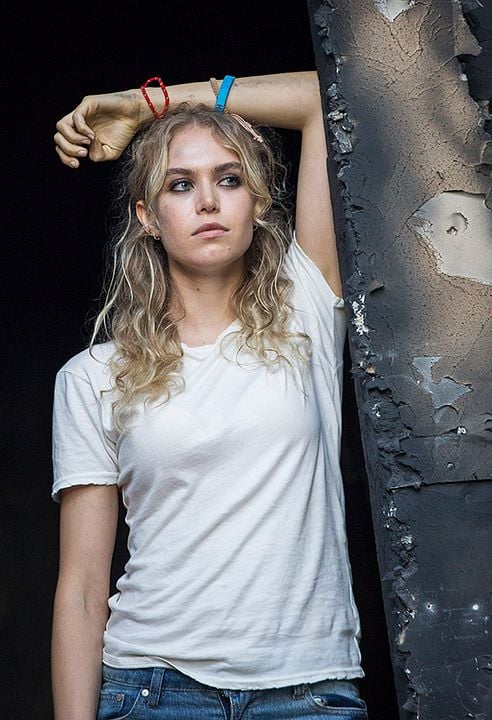 Between Worlds : Foto Penelope Mitchell