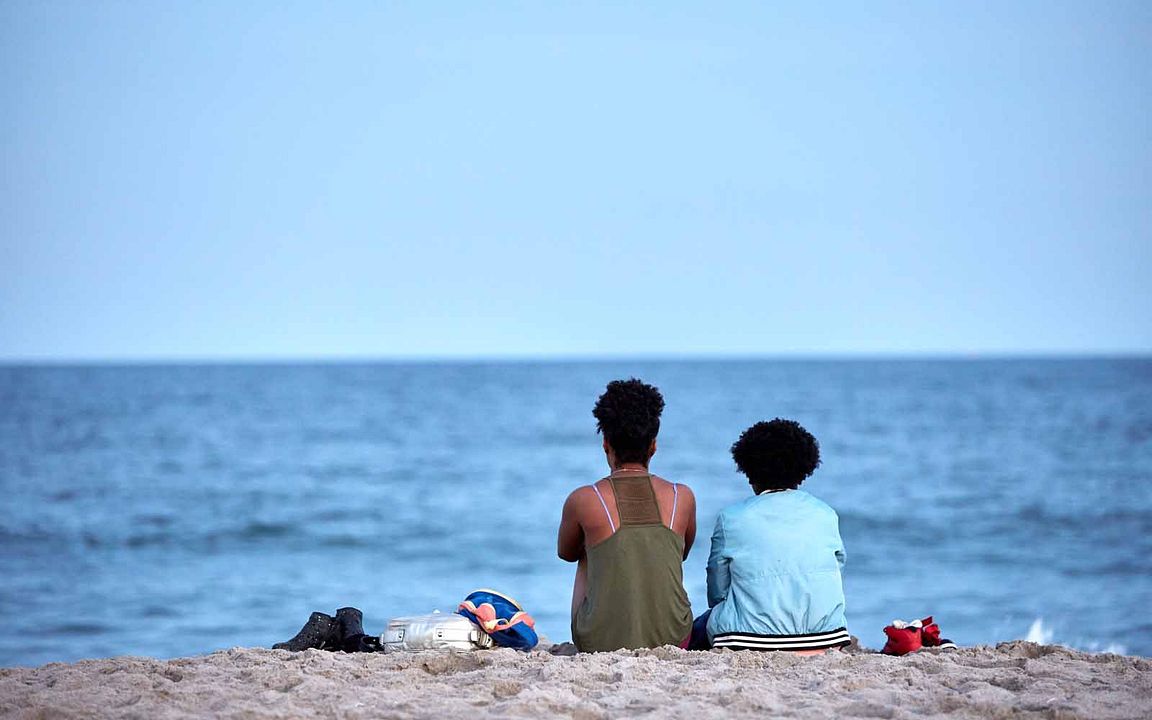 Night Comes On : Foto