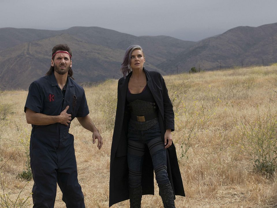 Future Man : Foto Derek Wilson, Eliza Coupe