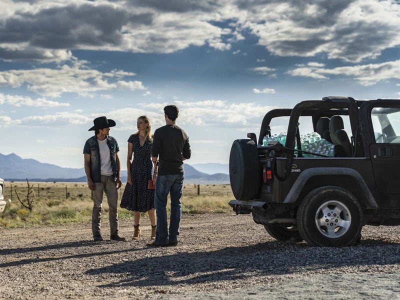 Roswell, New Mexico : Foto Michael Vlamis, Nathan Parsons, Lily Cowles