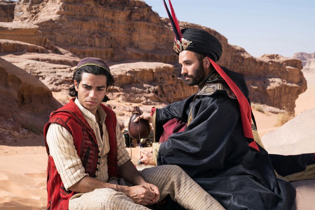 Aladdin : Foto Marwan Kenzari, Mena Massoud