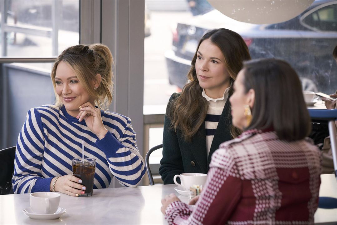 Younger : Foto Hilary Duff, Sutton Foster