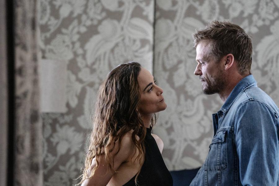 Queen of the South : Foto Alice Braga, Bailey Chase